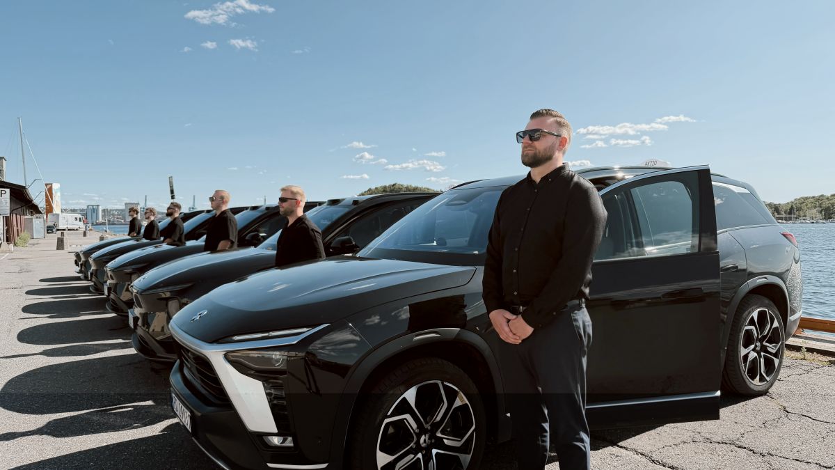 Sjåfør ved NIO SUV